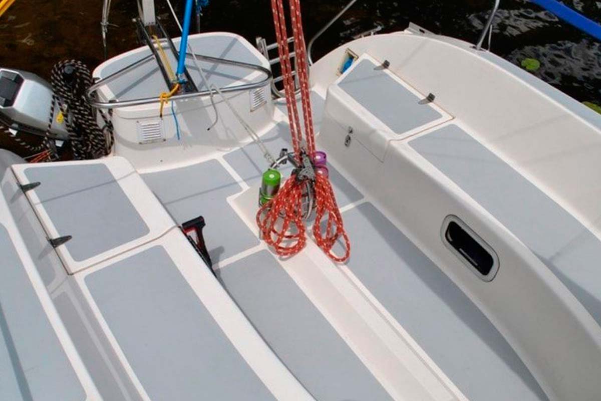 Sailing yacht Yanmore 5