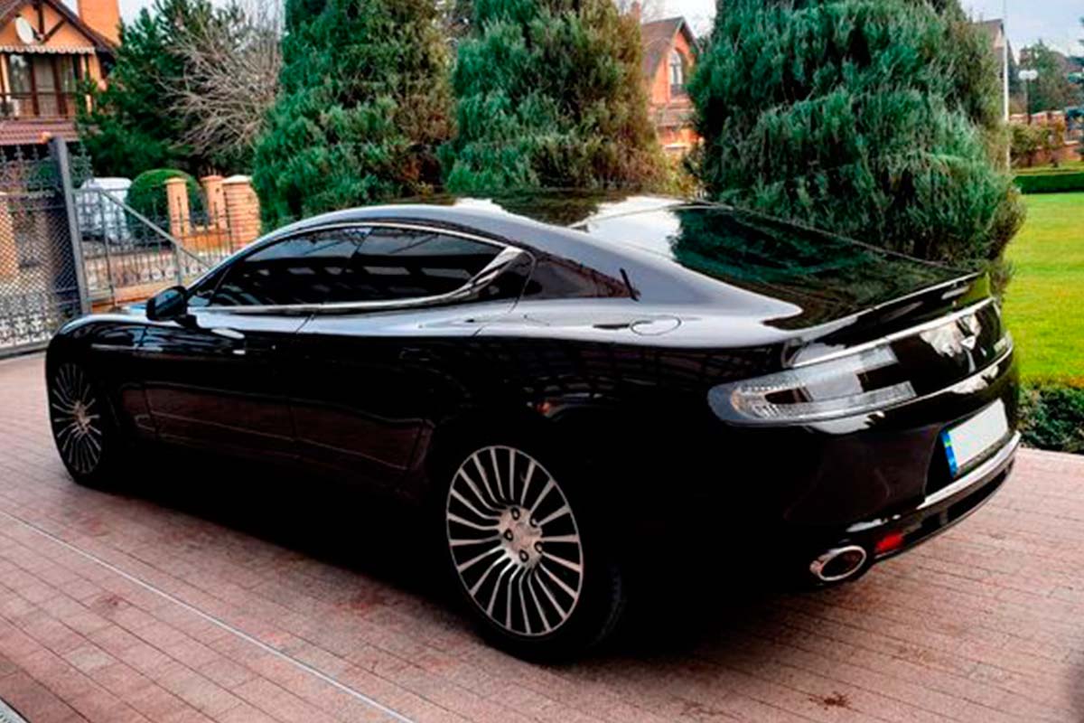 Aston Martin Rapide 2
