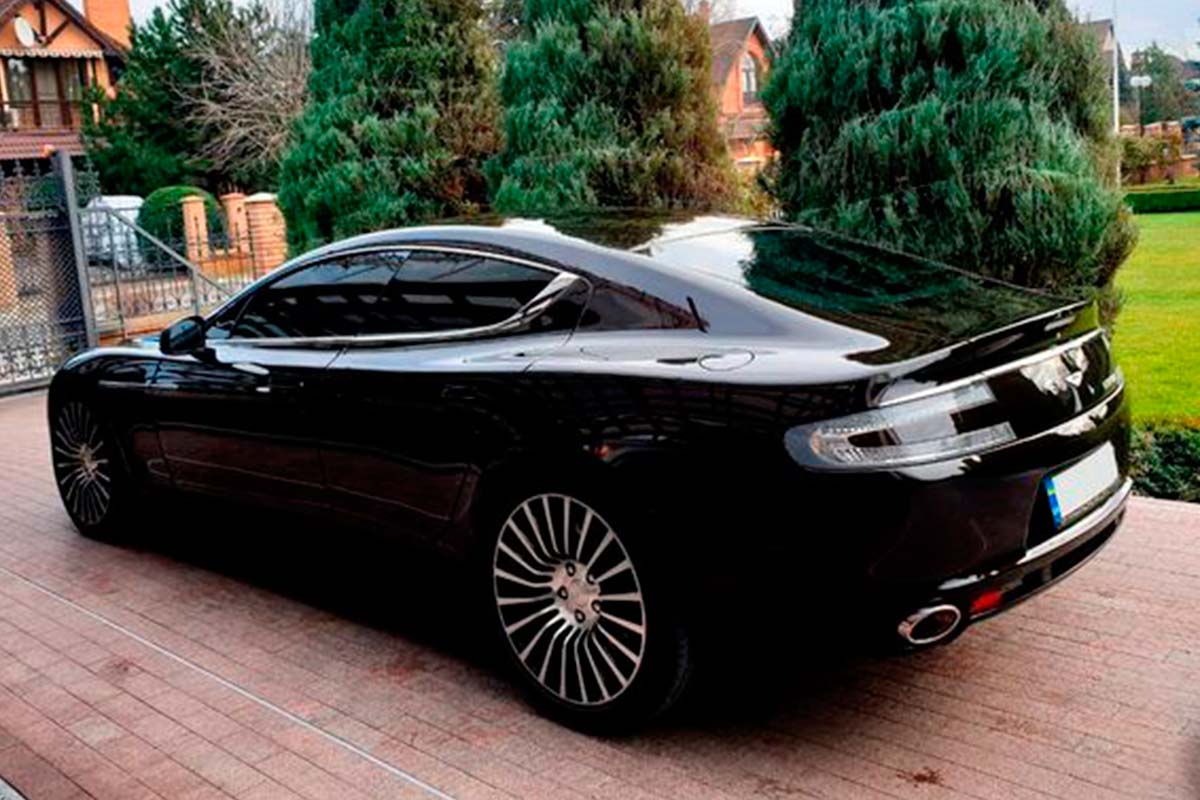 Aston Martin Rapide 4