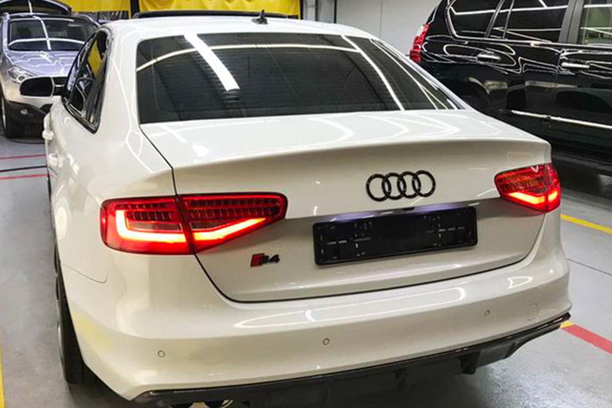 Sedan Audi S4 3