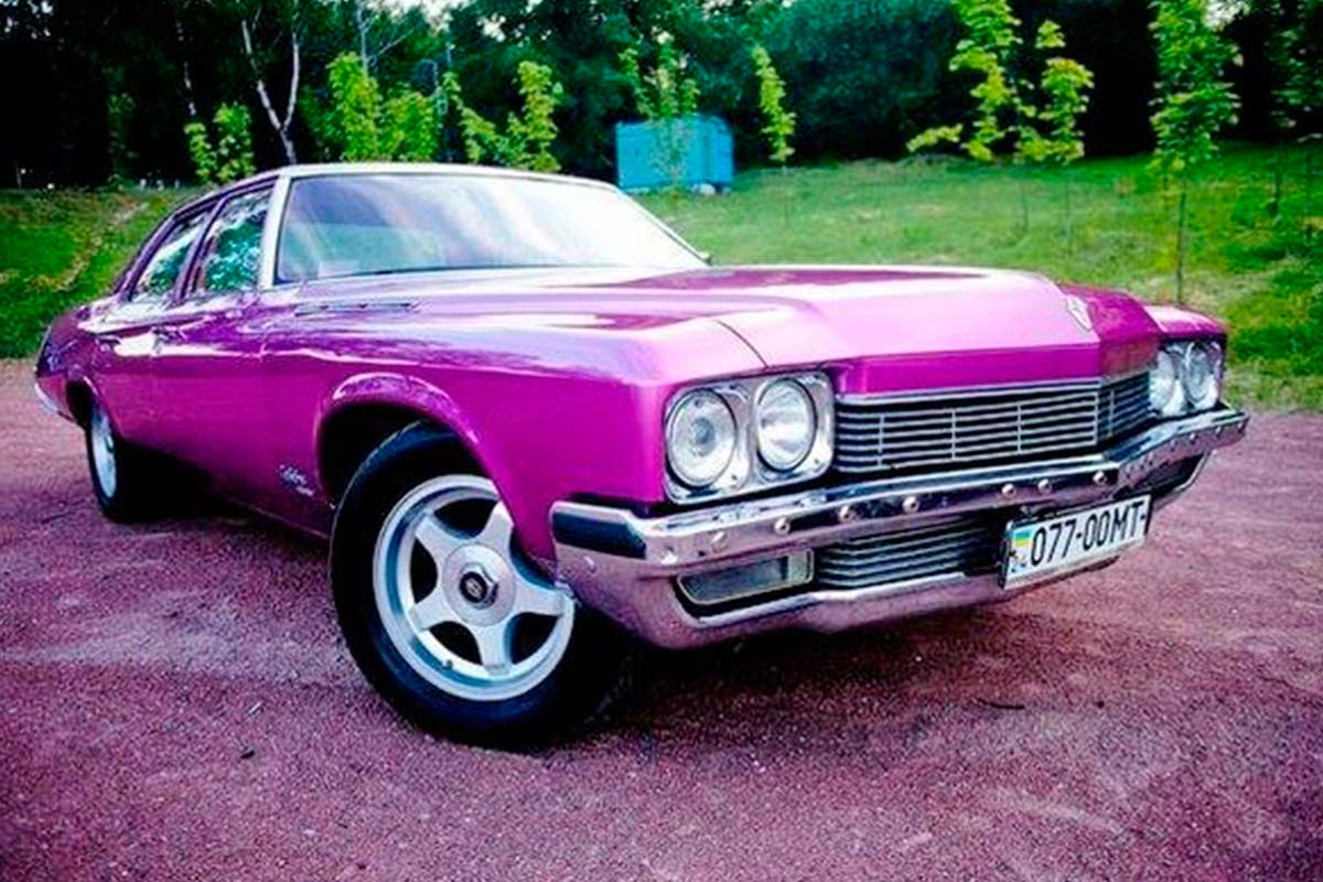 Retro car Buick Le Saber 1