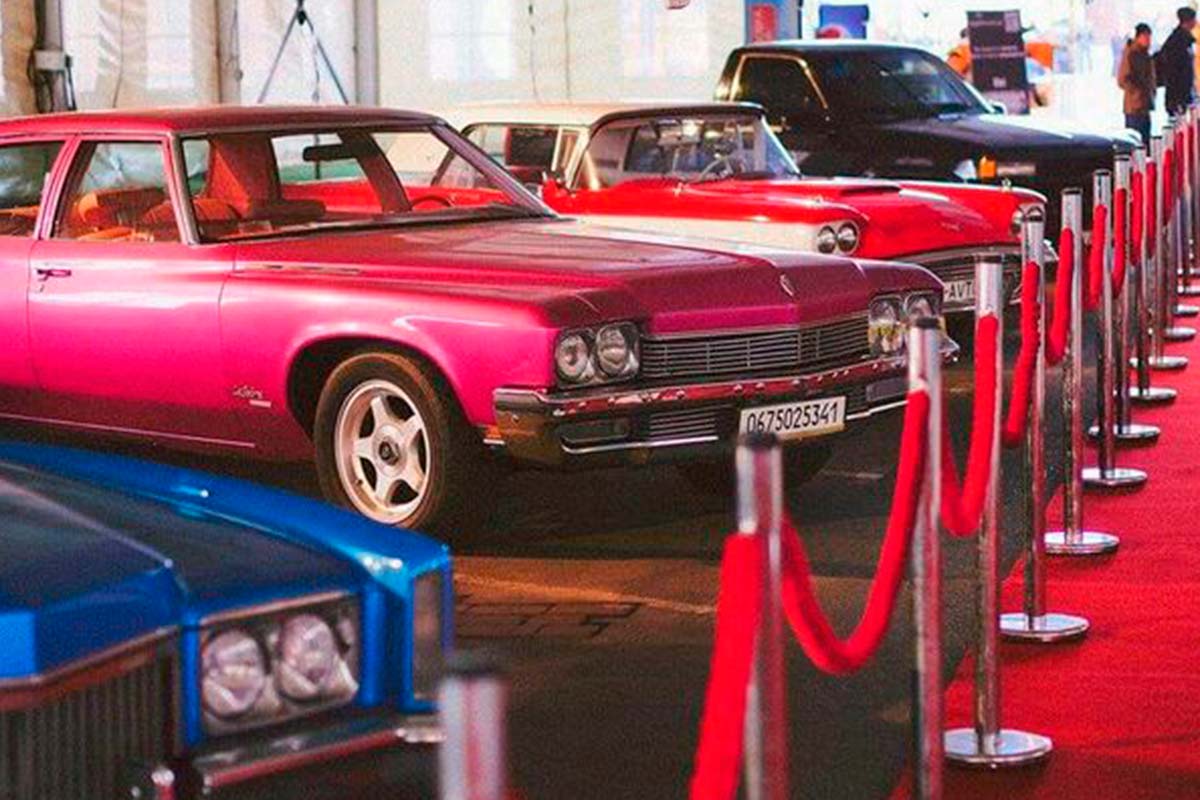 Retro car Buick Le Saber 3