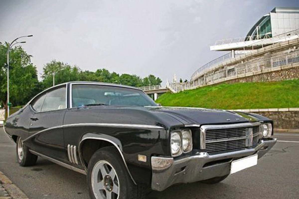 Buick Skylark Custom 2