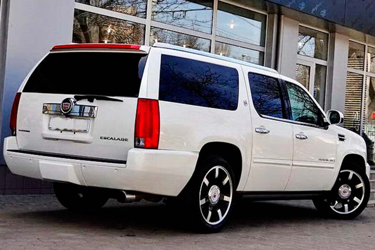 Cadillac Escalade 2