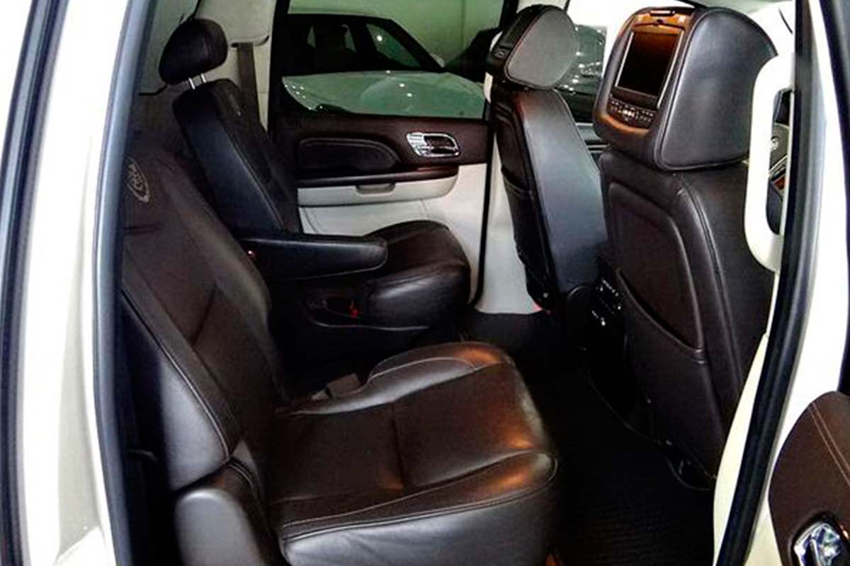 Cadillac Escalade 3