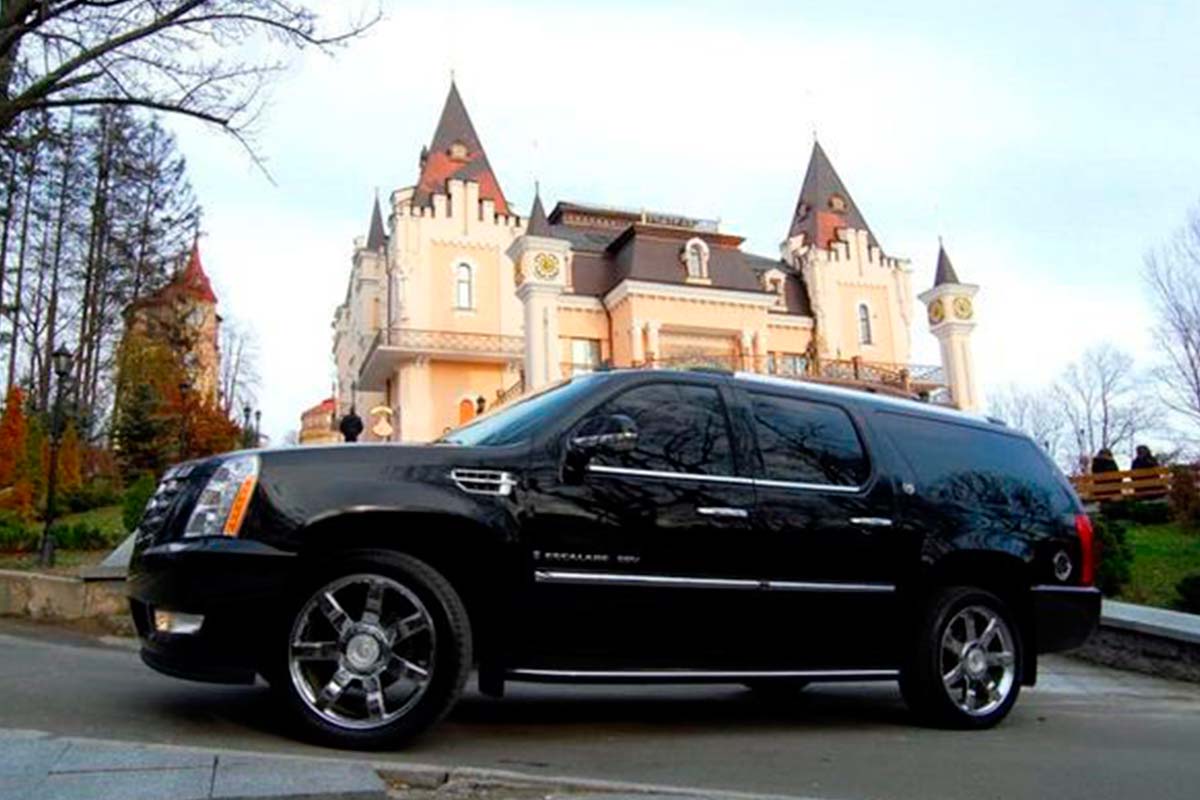 Black Cadillac Escalade 2