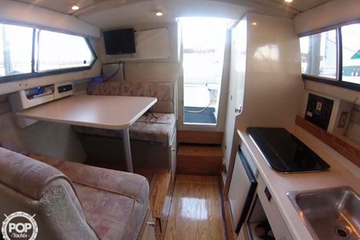 Pleasure yacht Bayliner 2452 Cierra 3