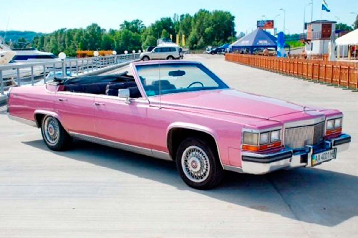 Retro car Cadillac Fleetwood 4