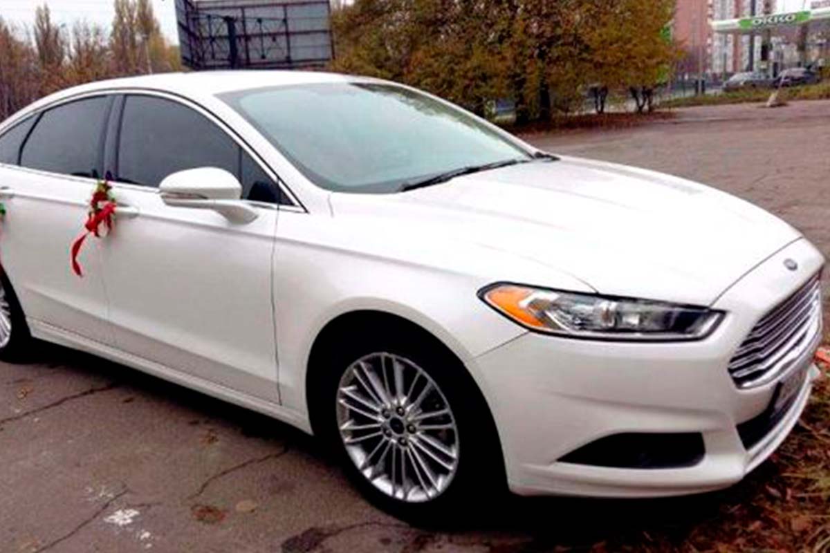 Ford Mondeo sedan 1