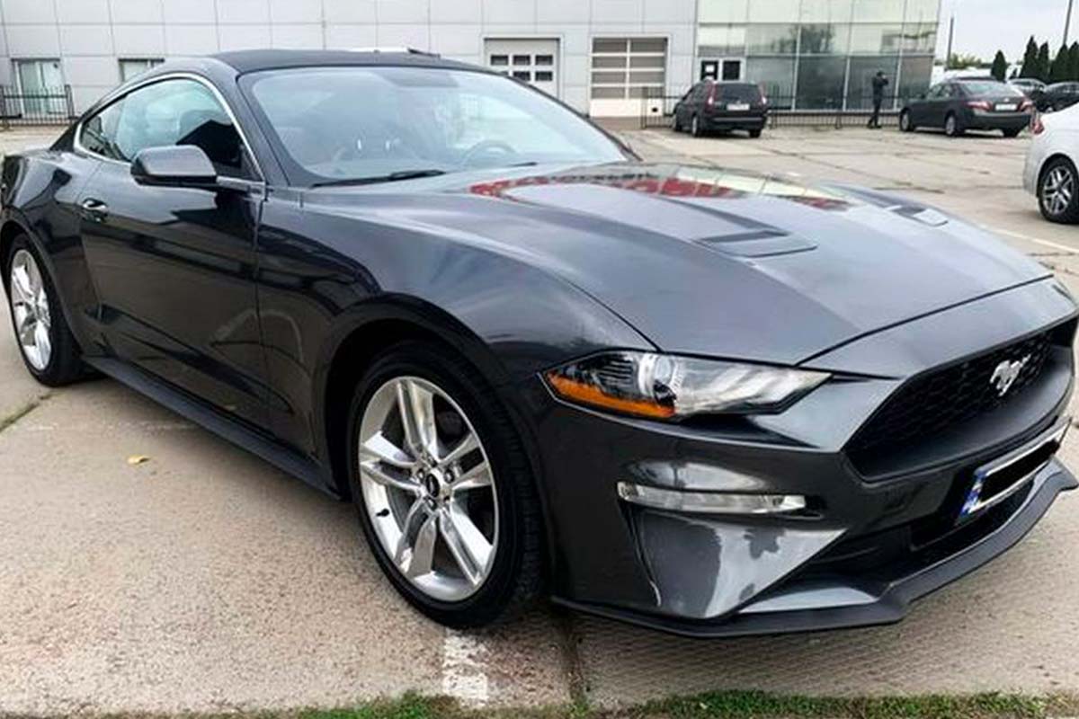 Ford Mustang GT gray 2