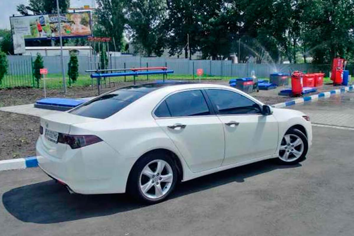 седан Honda Accord 2