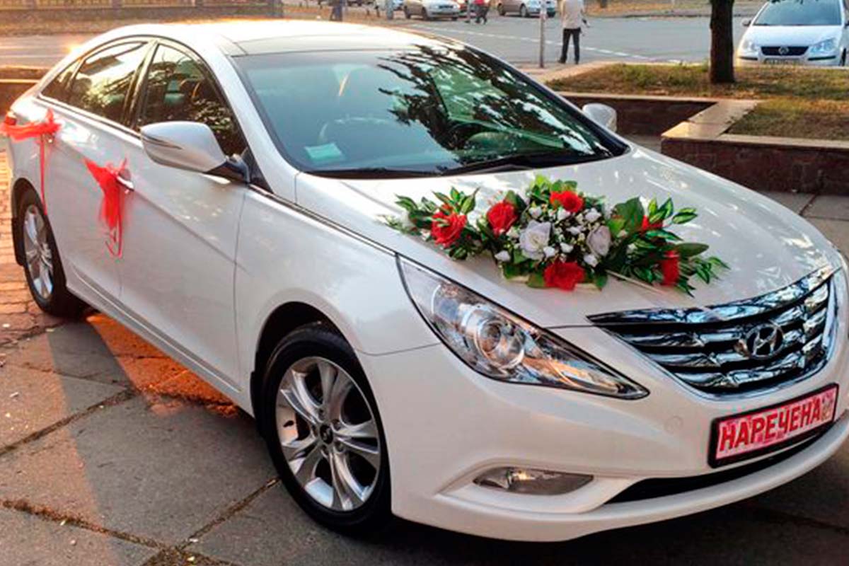 Huyndai Sonata sedan 1