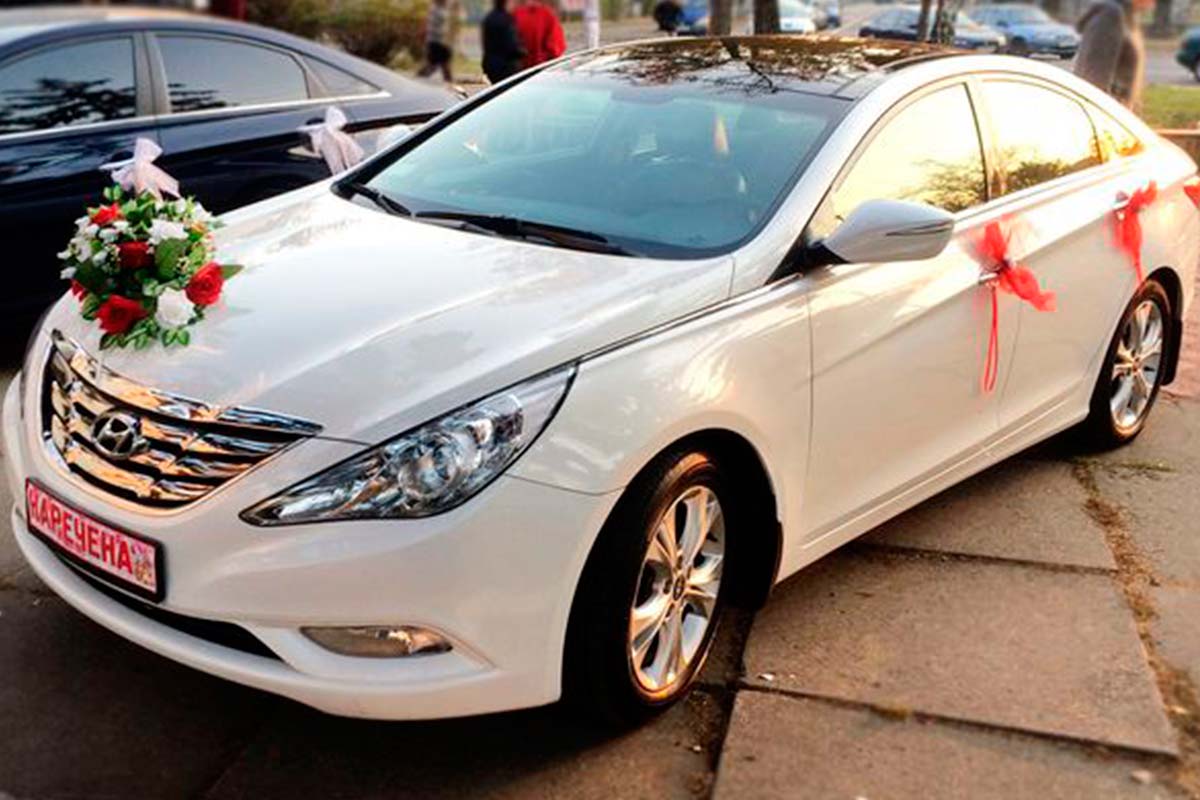 Huyndai Sonata sedan 2