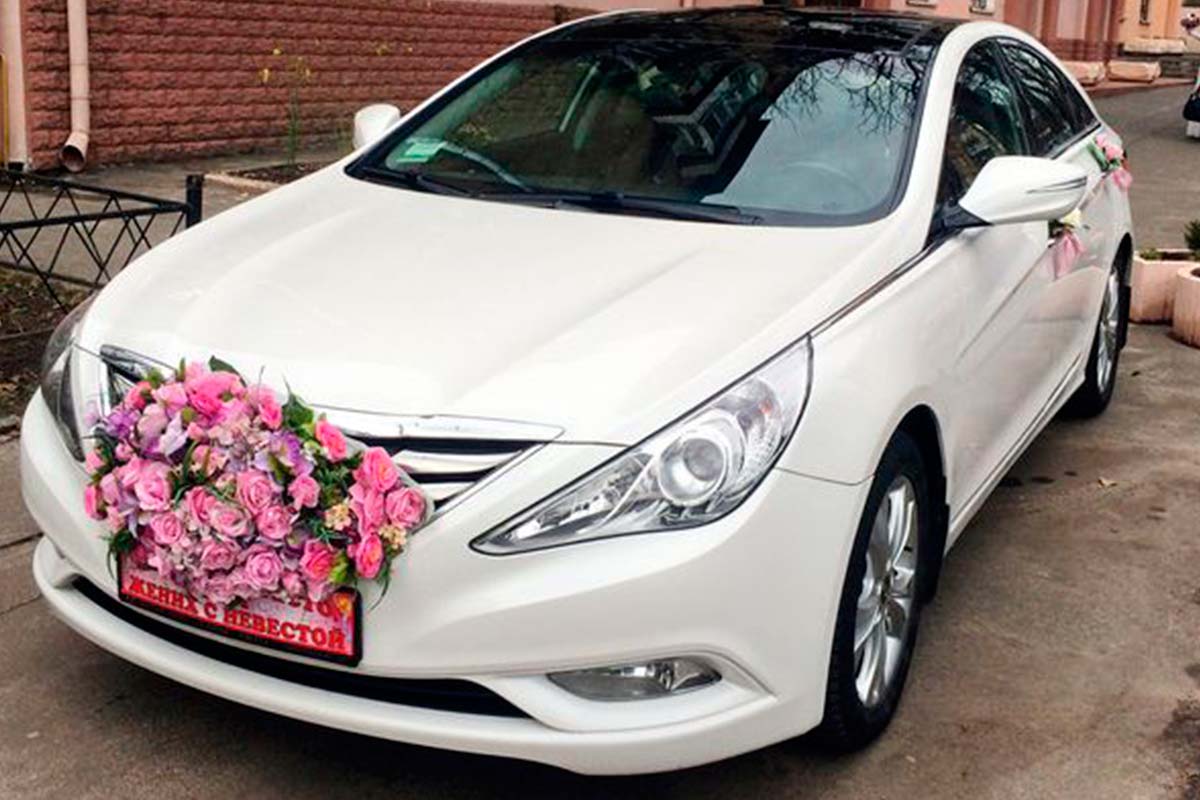 Huyndai Sonata sedan 3