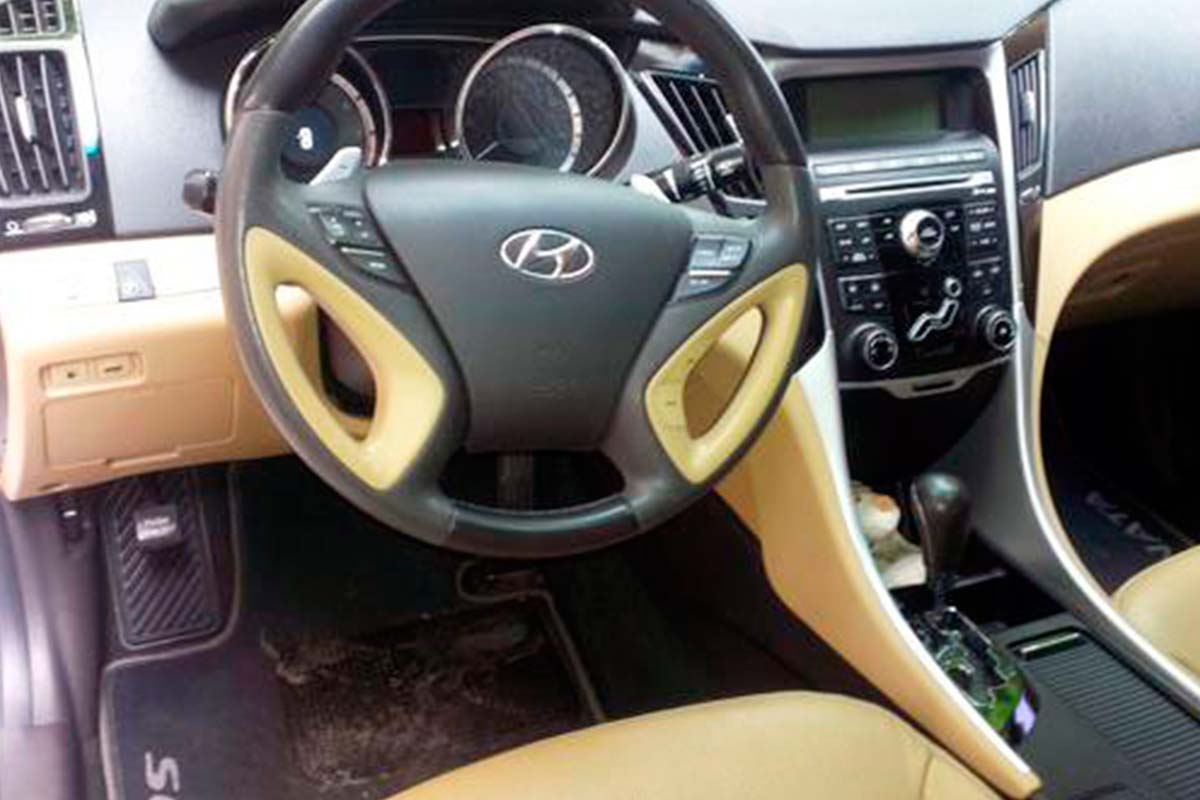 Huyndai Sonata sedan 5