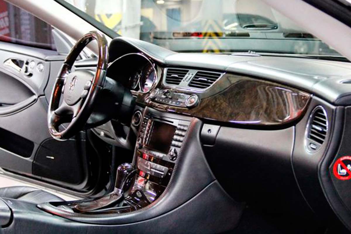 Sedan Mercedes CLS  3