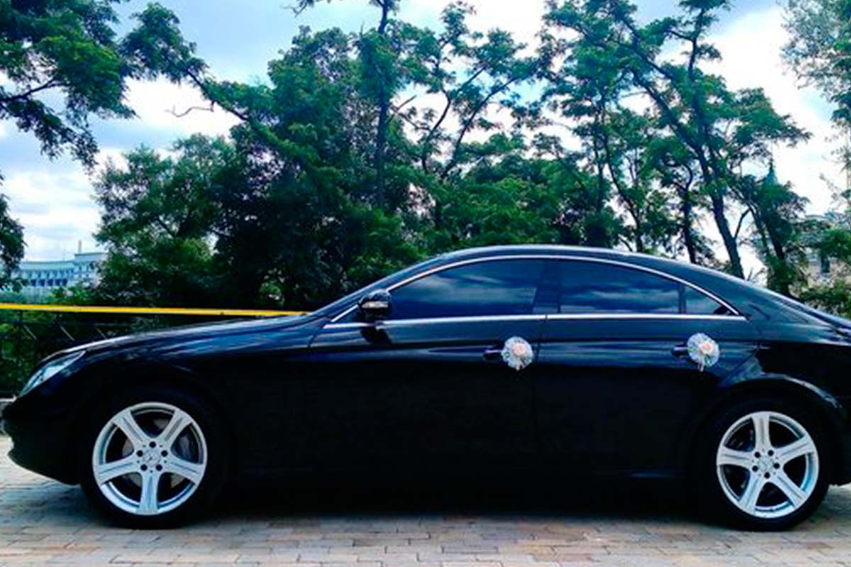 Sedan Mercedes CLS  4