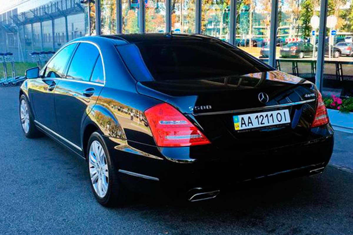 Седан Mercedes W221 S65L 2