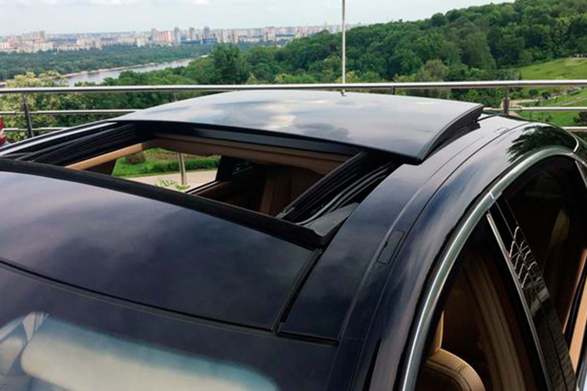 Седан Mercedes W221 S65L 4