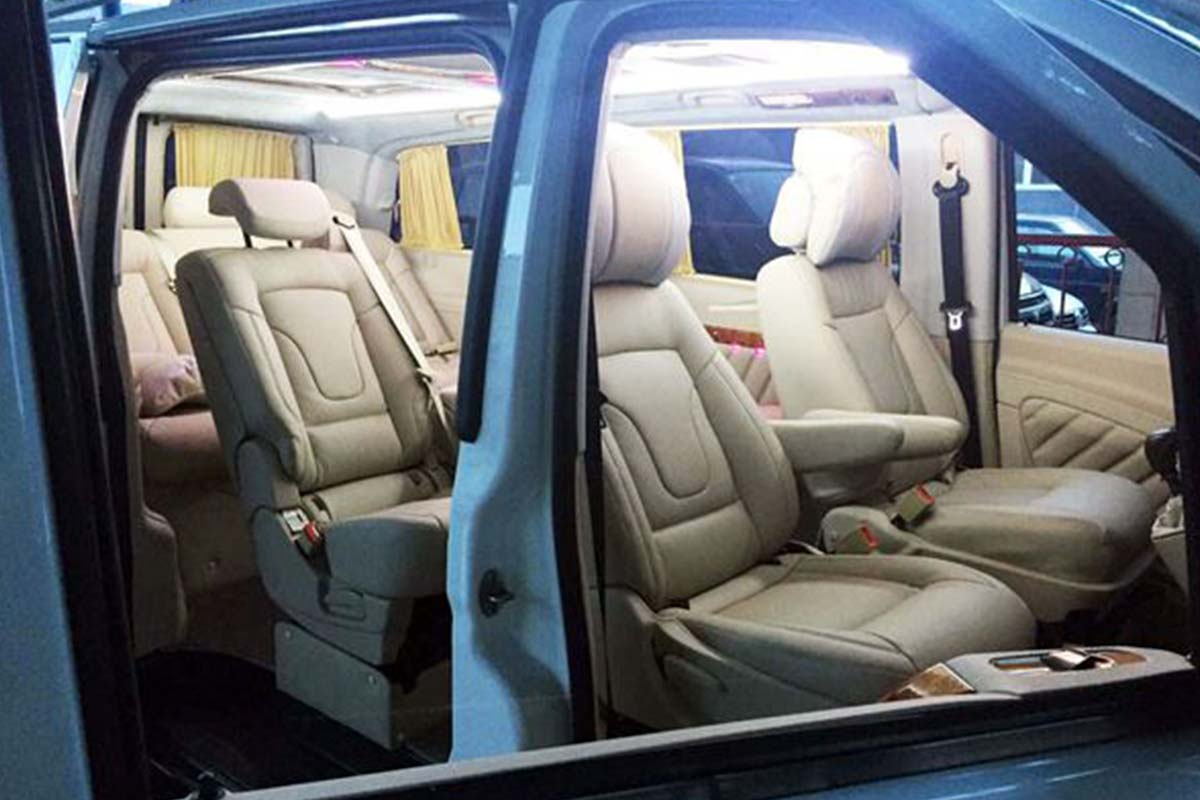 Mercedes Viano white 2
