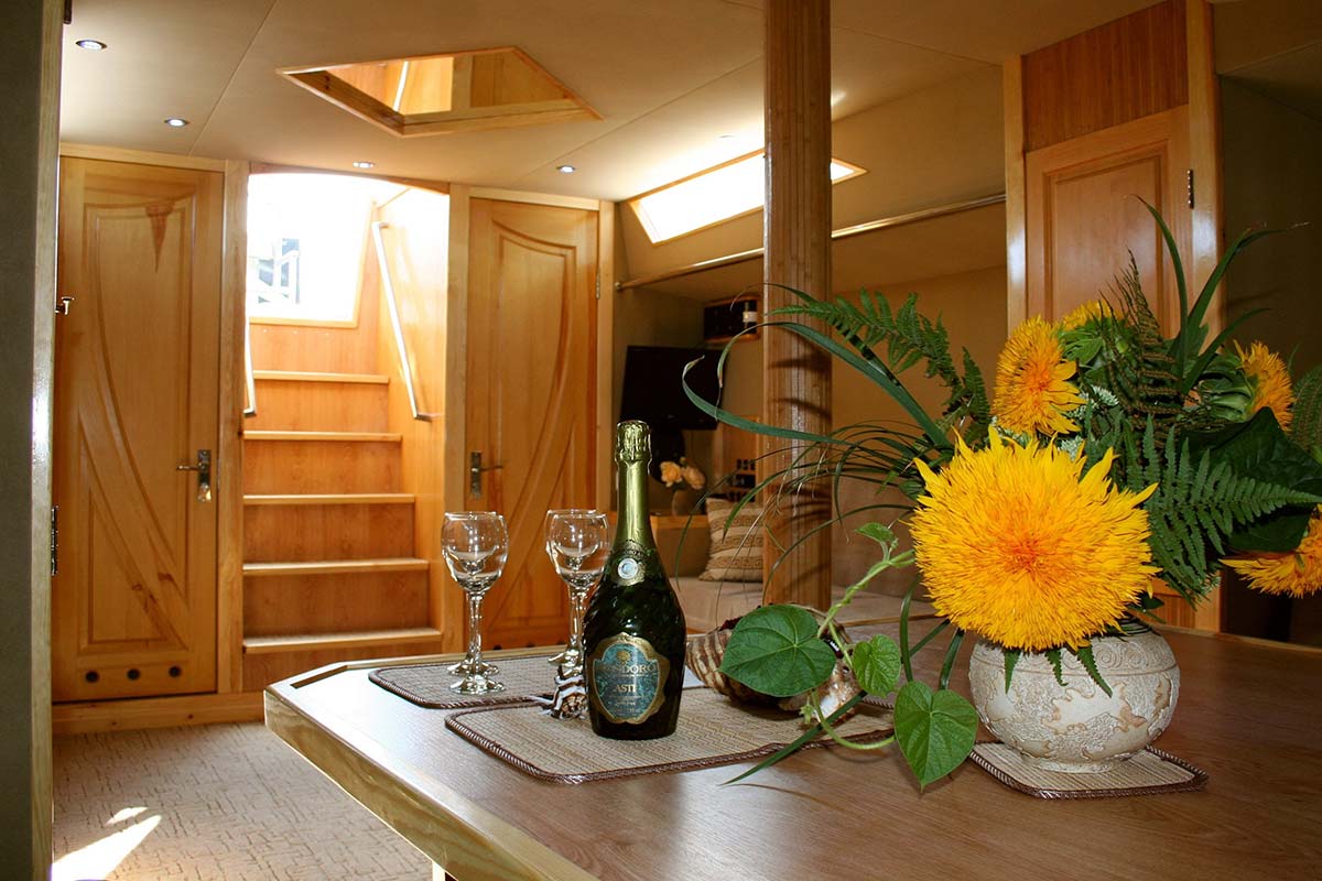 Sailing yacht Montechristo 3