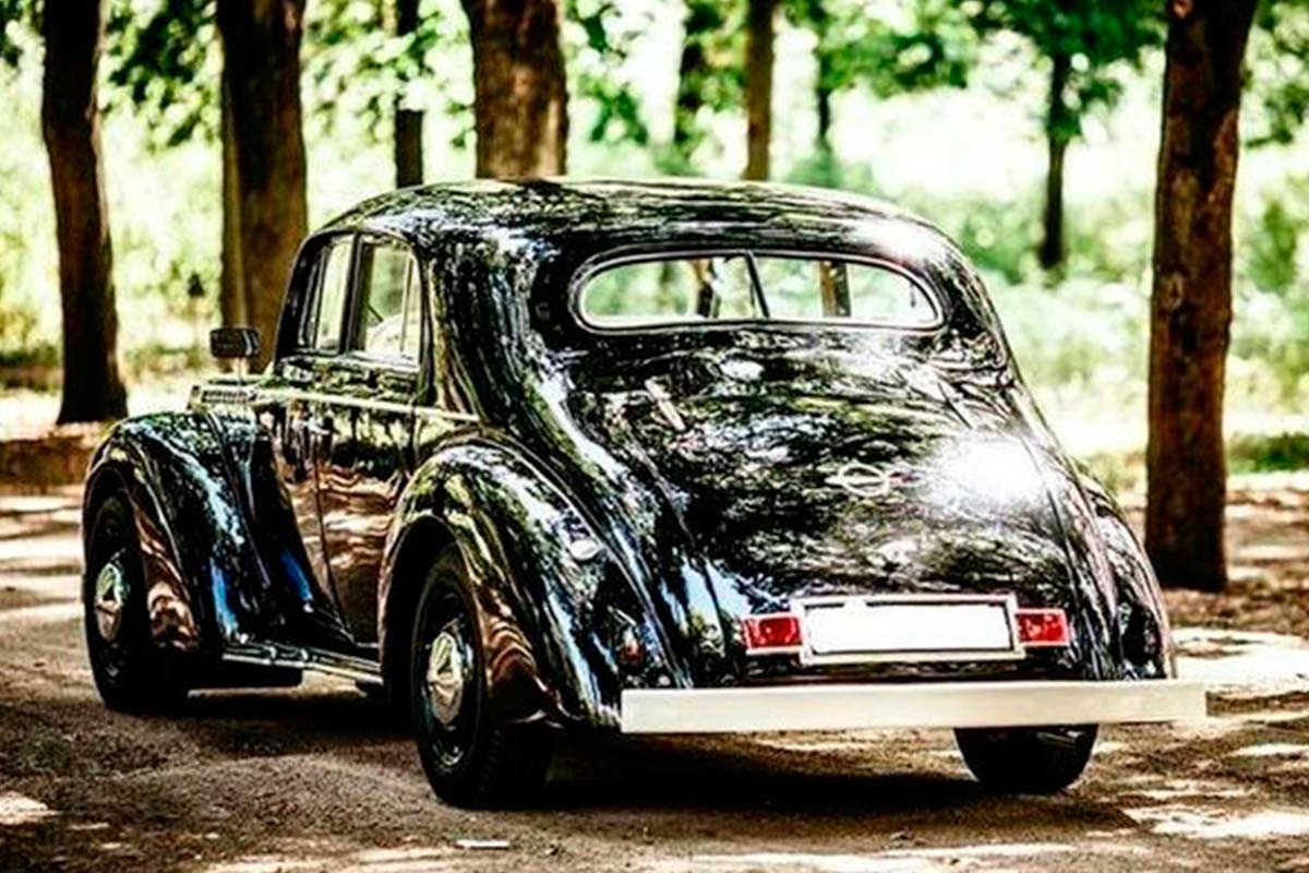 Opel Admiral 4