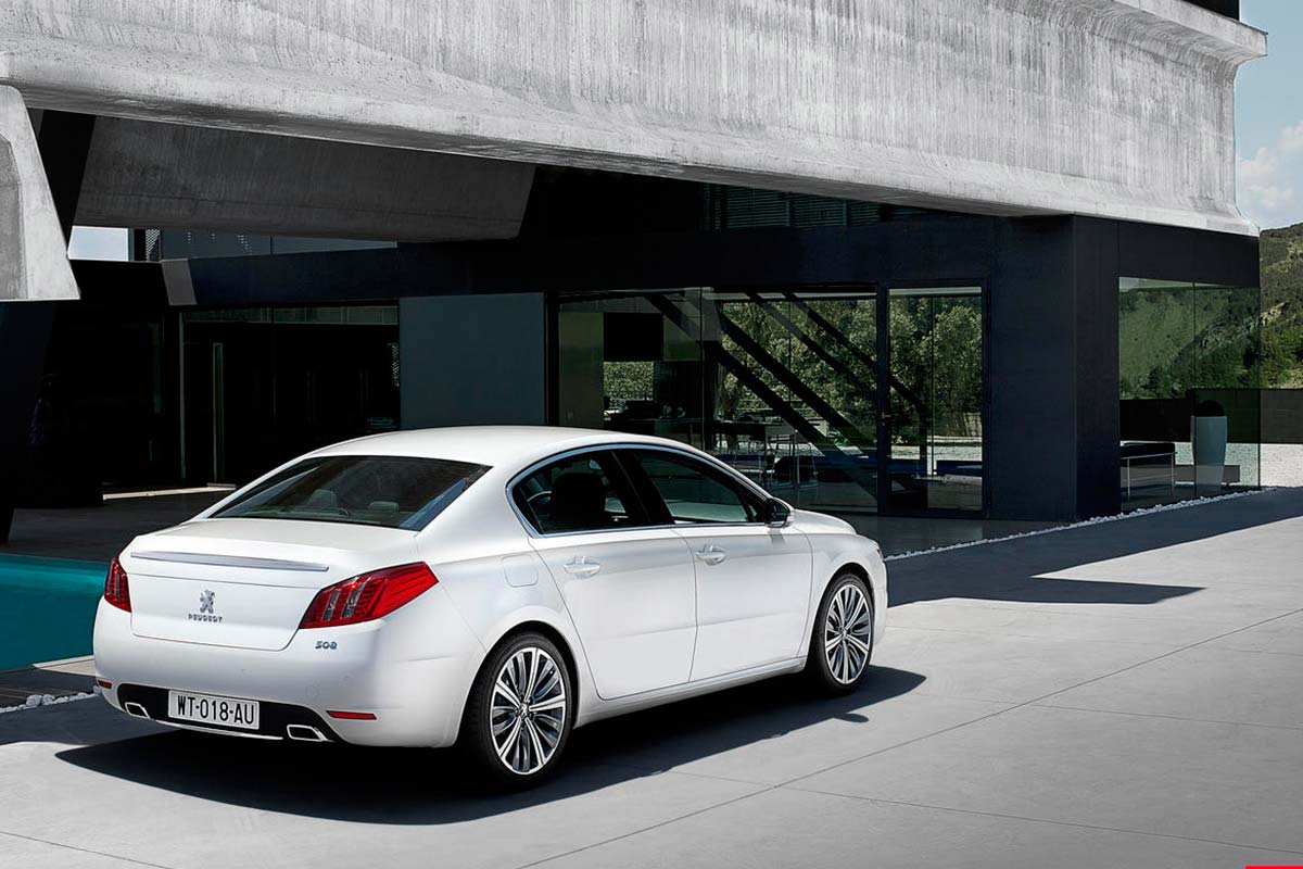 sedan Peugeot 508GT White Wearl 2