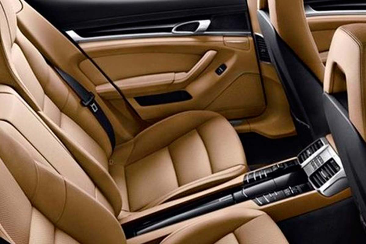 Седан Porsche Panamera 4
