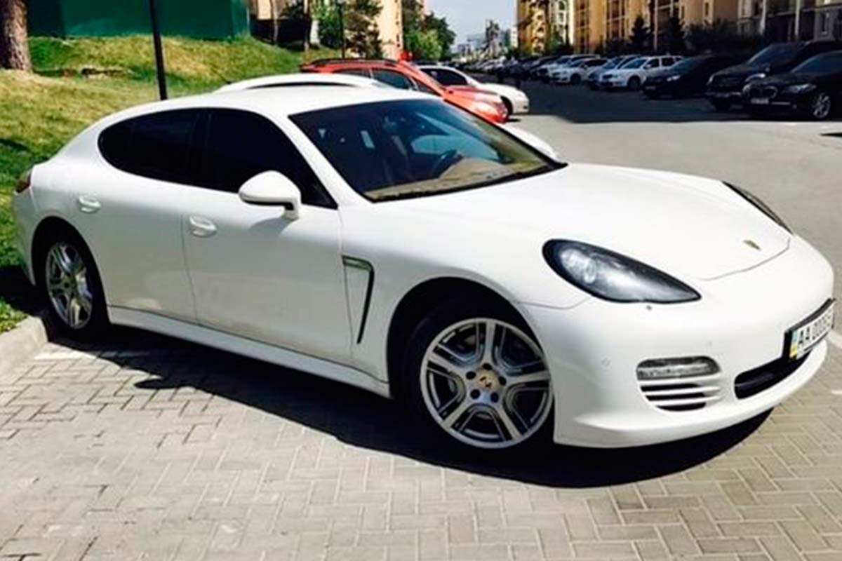 Седан Porsche Panamera 5
