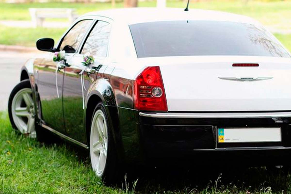Chrysler 300C Sedan 4
