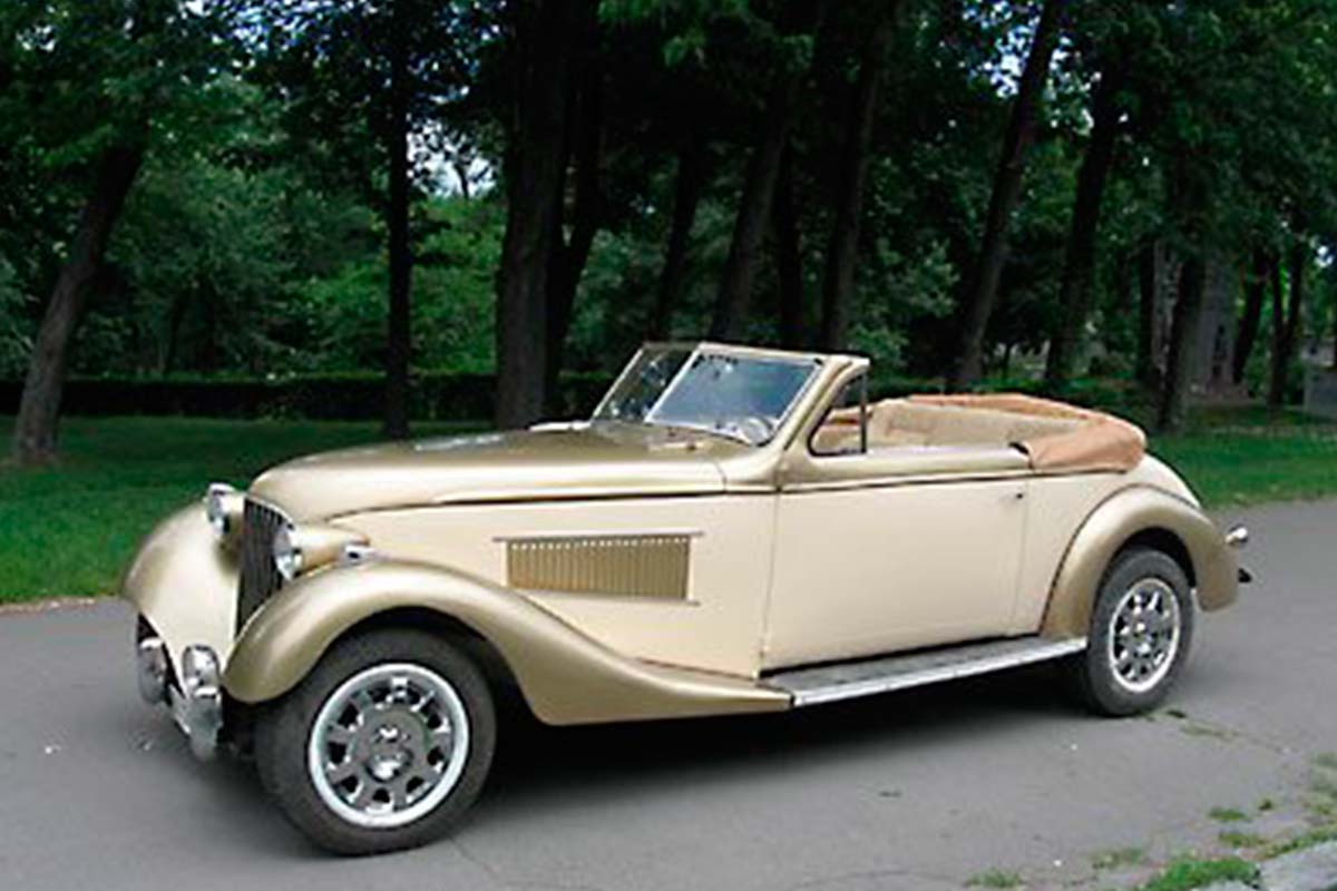 Retro car Steyr 1