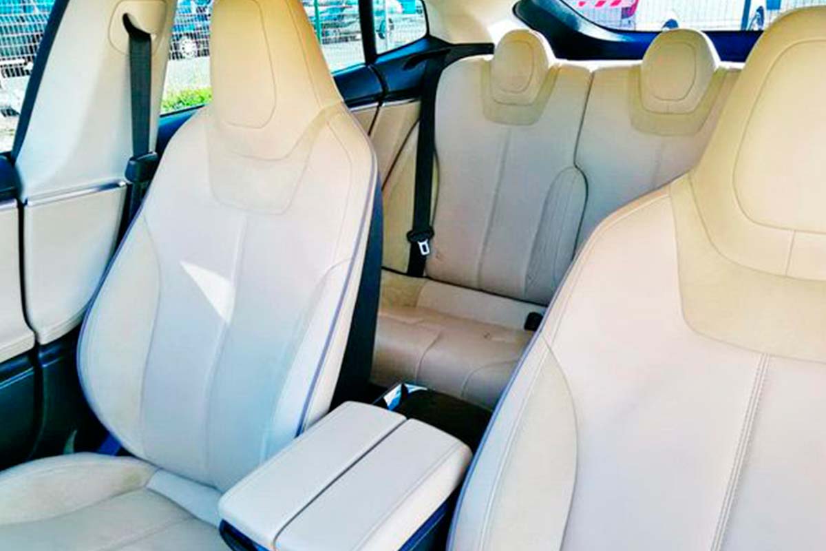 Tesla Model S90D sedan 6