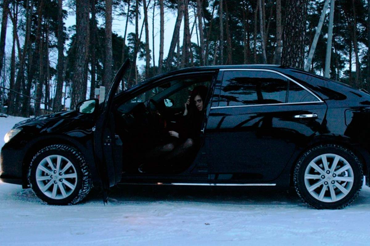 седан Toyota Camry черный V50 3