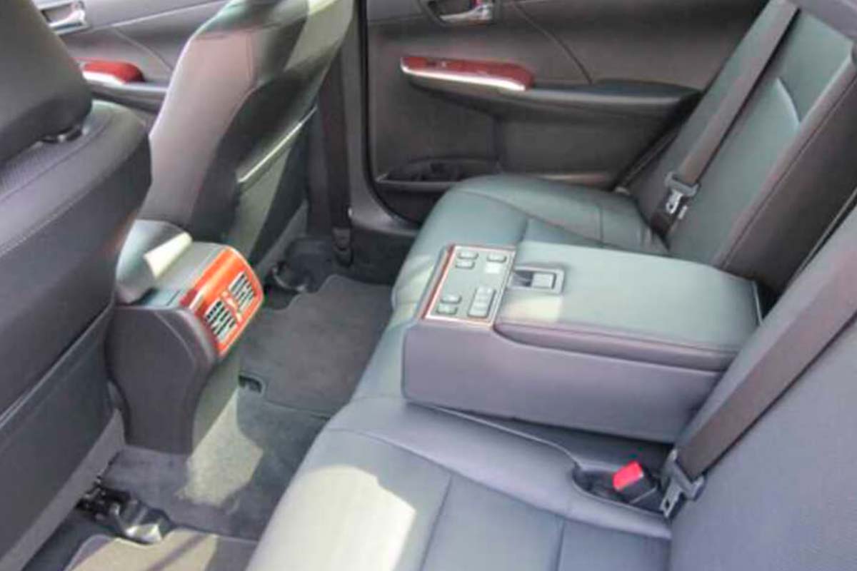 седан Toyota Camry черный V50 4