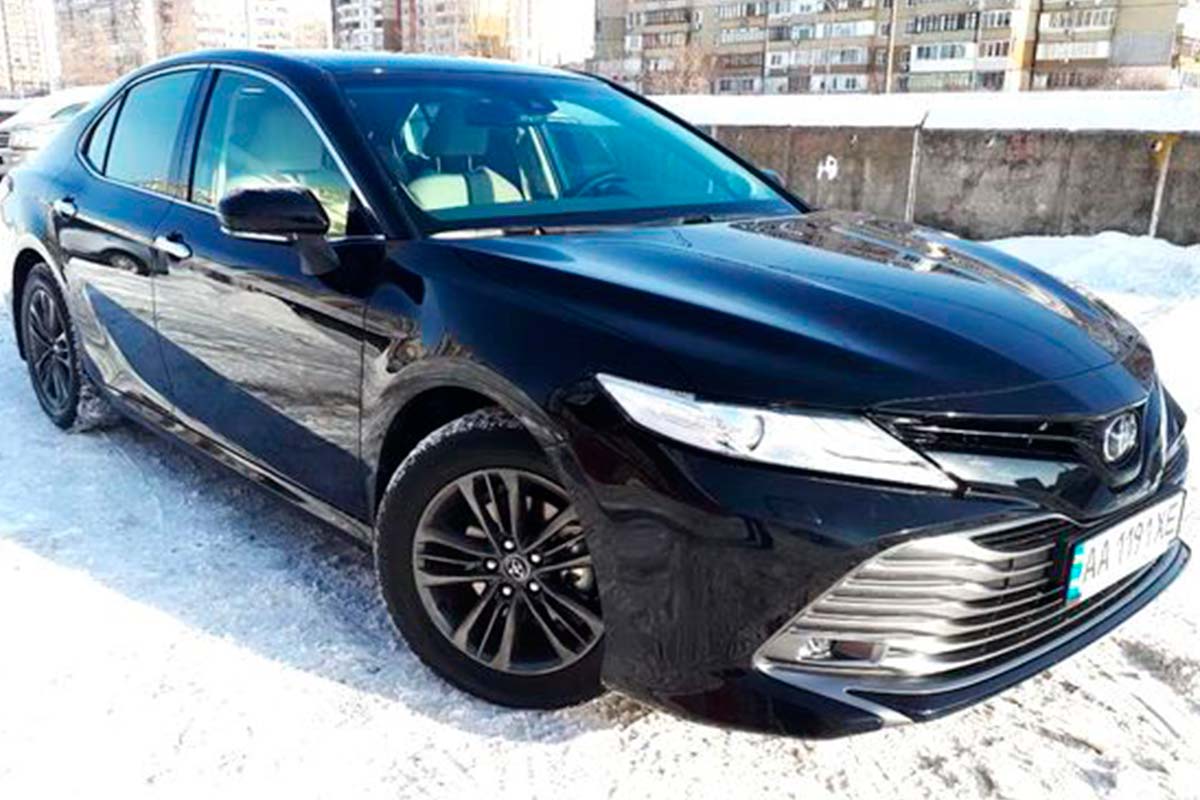 Седан Toyota Camry V70 5