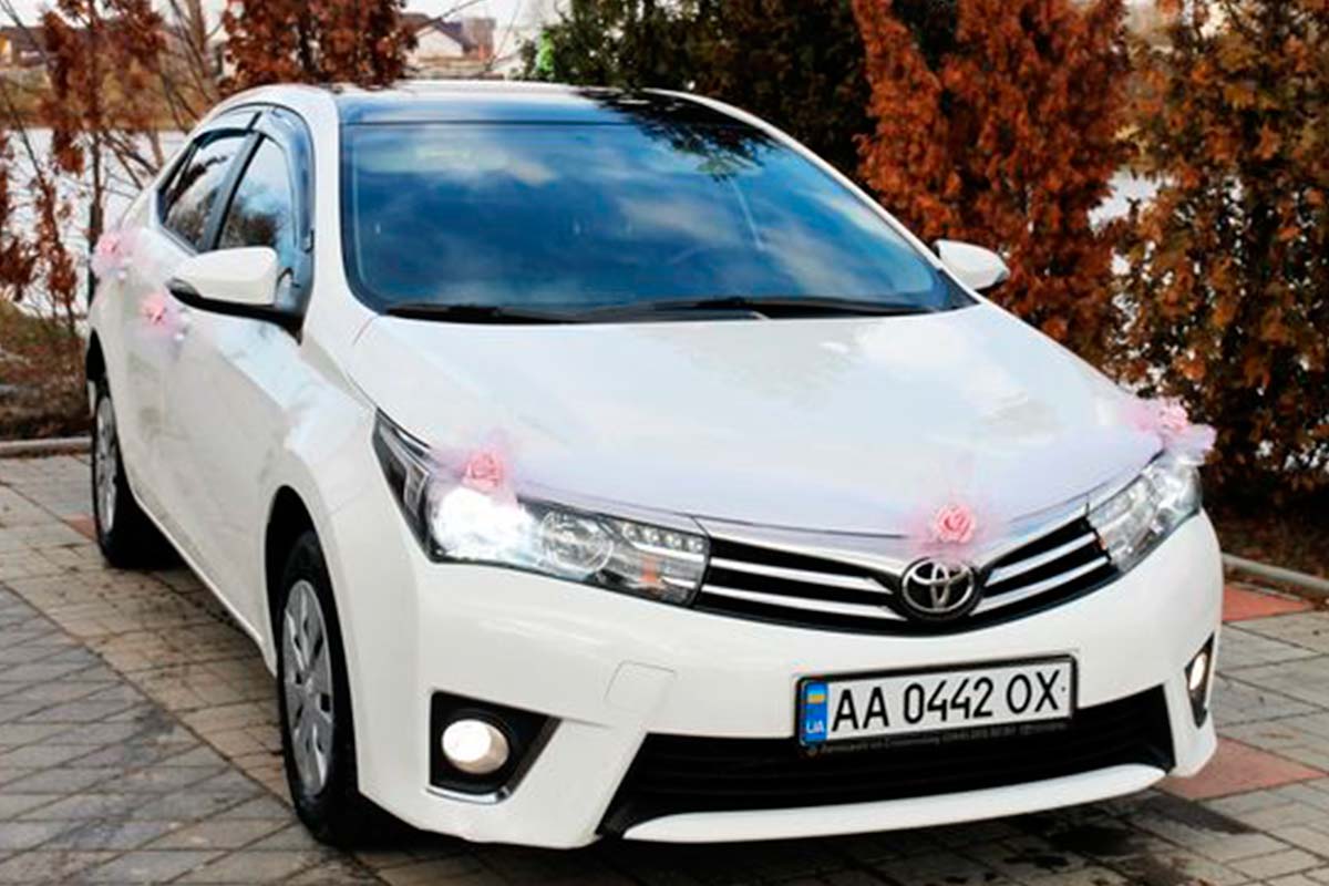 Седан Toyota Corolla 2