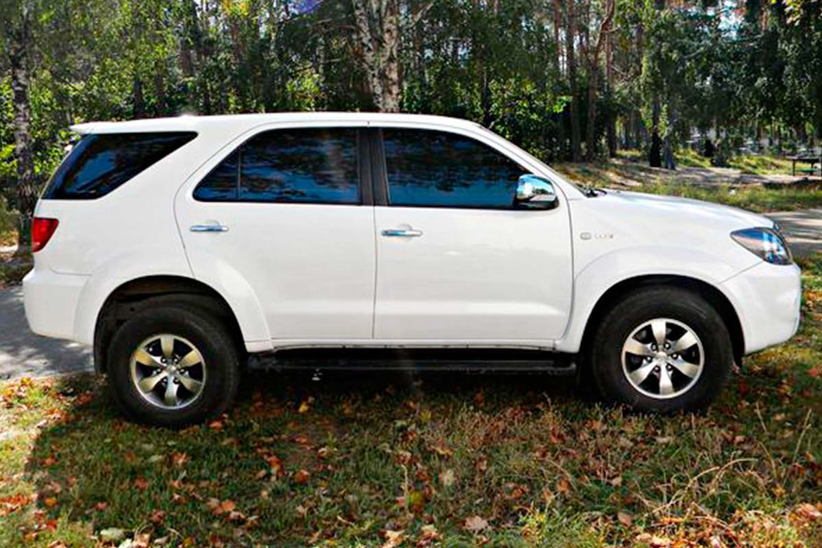 Toyota Fortuner 1