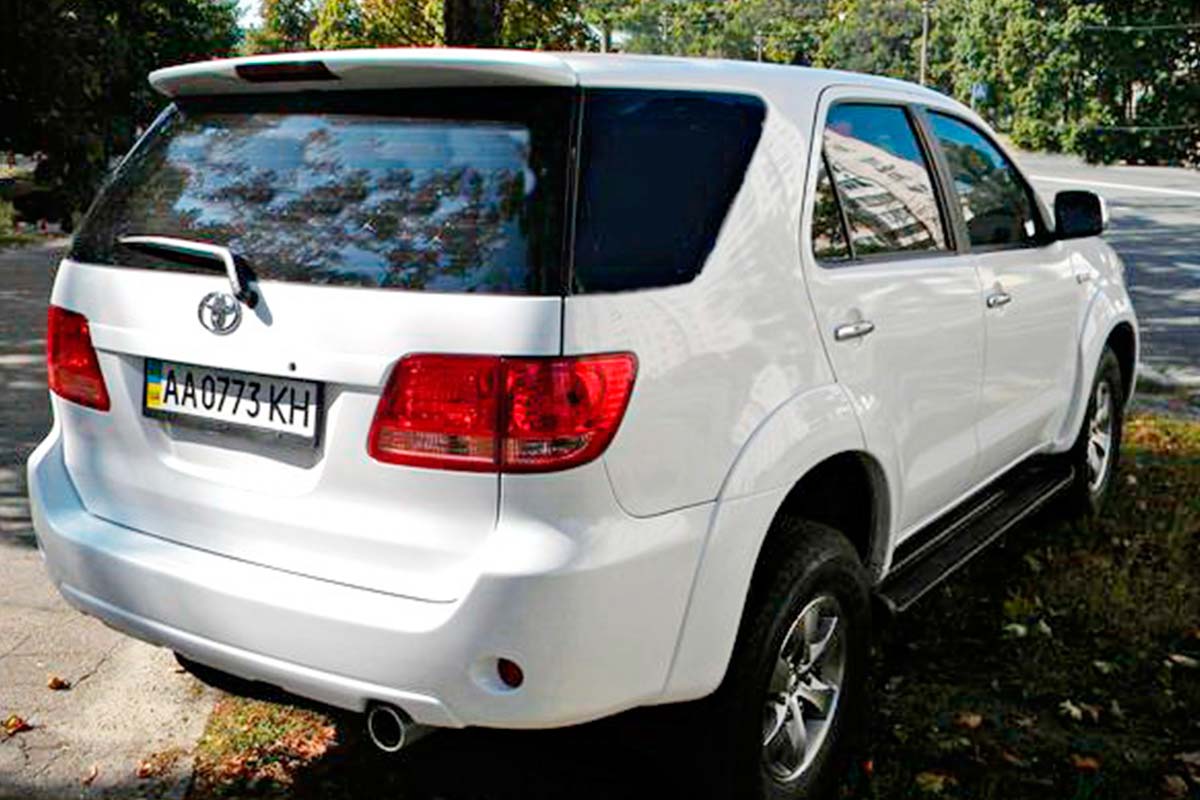 Toyota Fortuner 3