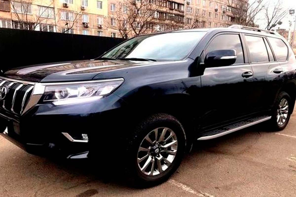Toyota Prado SUV 1