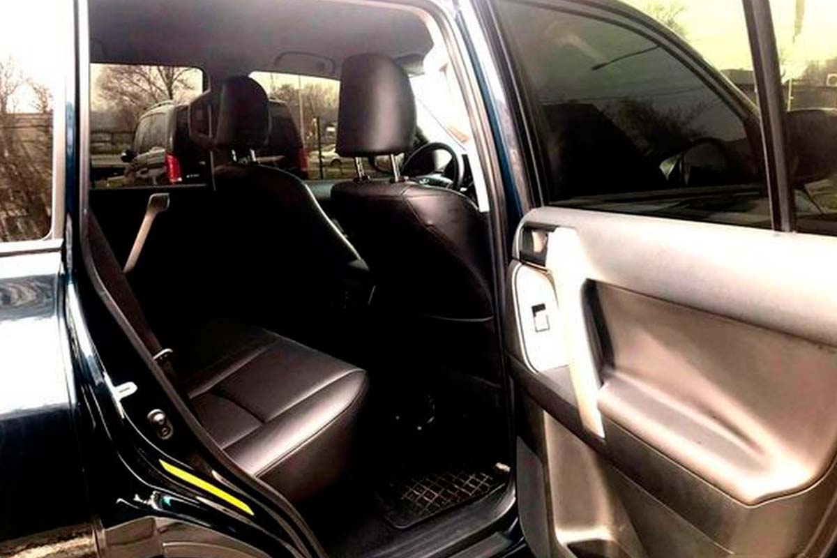 Toyota Prado SUV 3