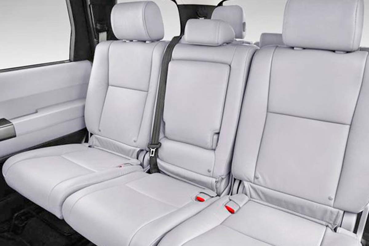Седан Toyota Sequoia Platinum серый глянец 3