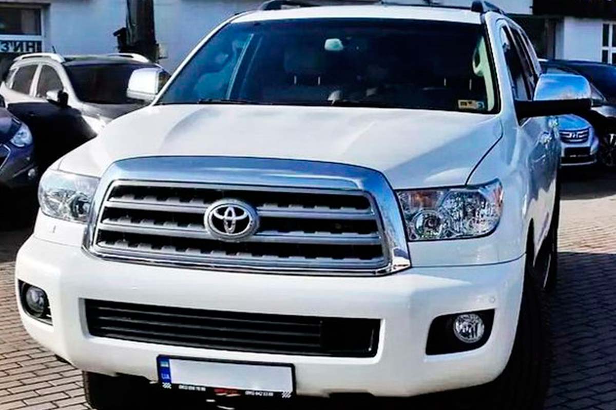 Toyota Sequoia white  3