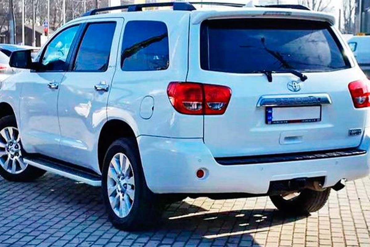 Toyota Sequoia white  4