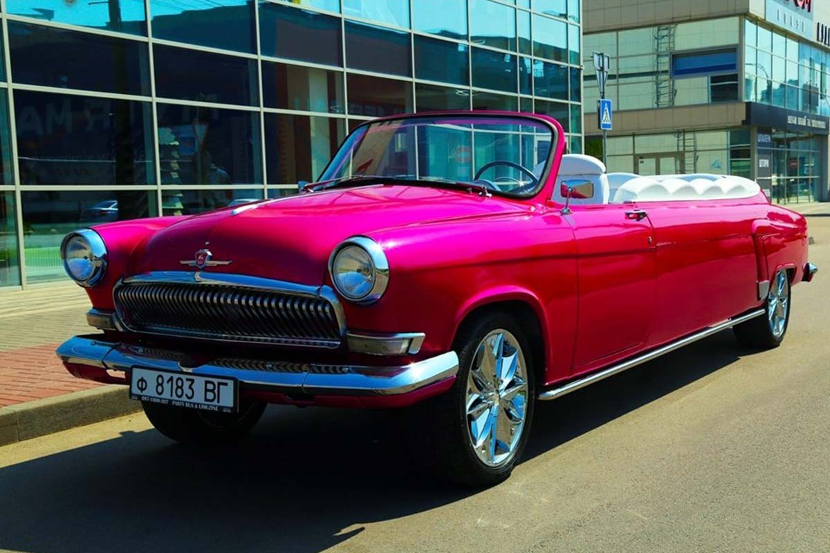 Limousine Volga GAZ-21 1