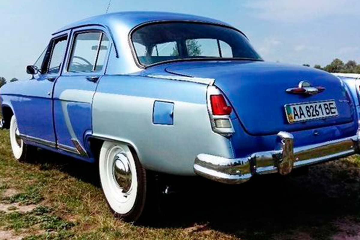 Volga GAZ 21 blue 2