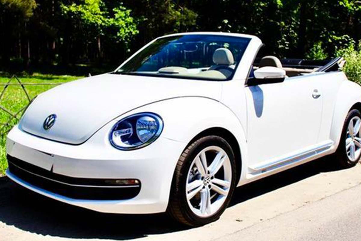 Volkswagen Beetle white 2