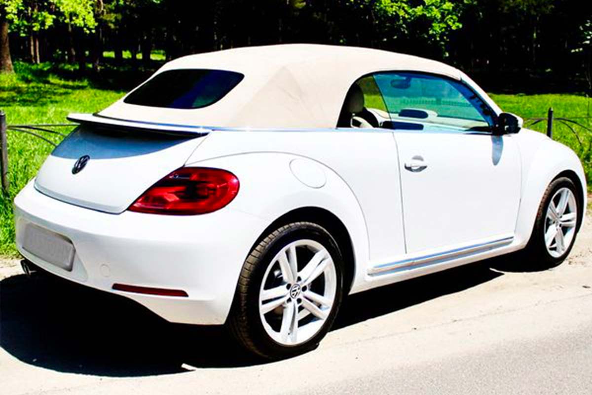 Volkswagen Beetle white 4