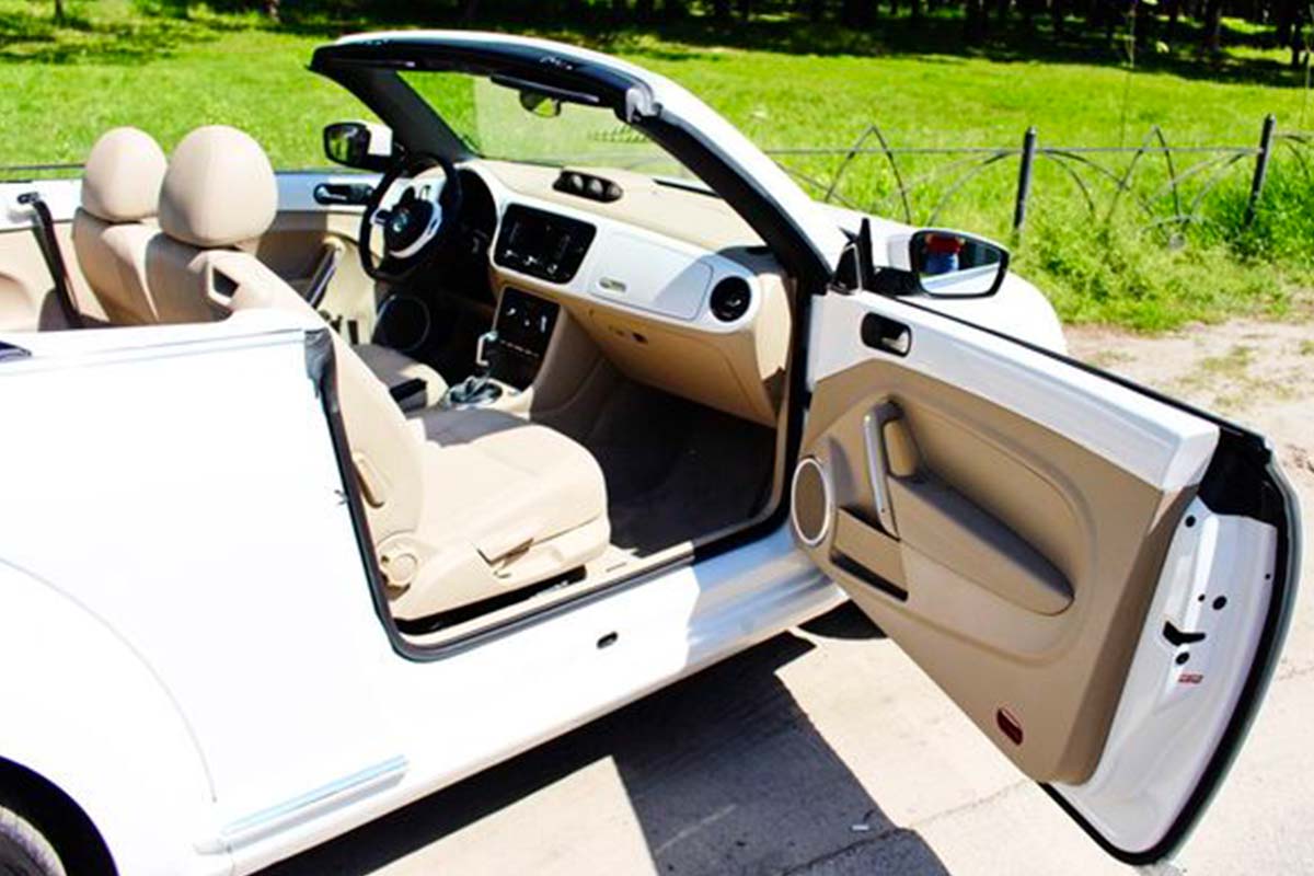Volkswagen Beetle white 5