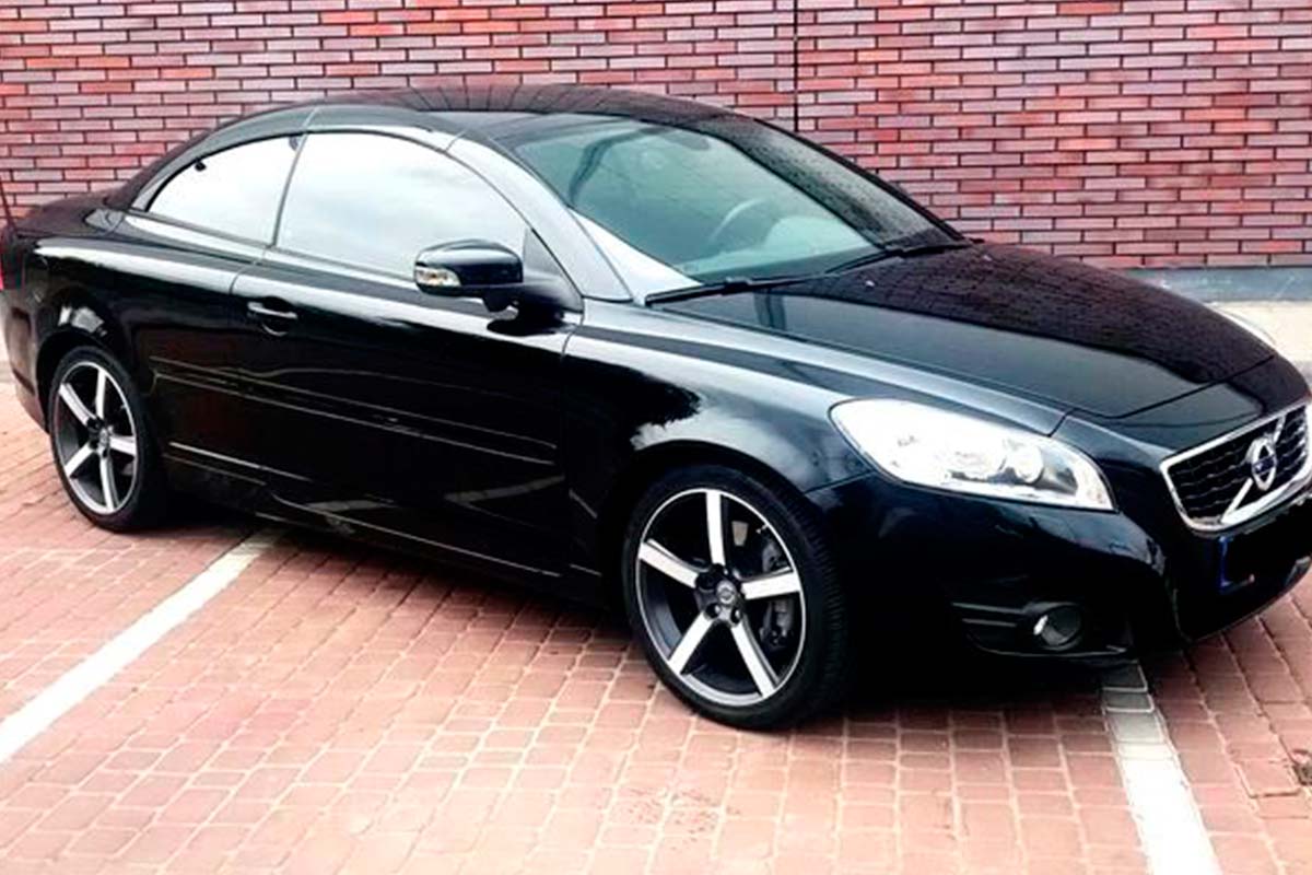 Sedan Volvo C70 3